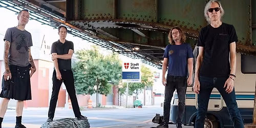 Live Skull (USA) \/ Reflector (A)