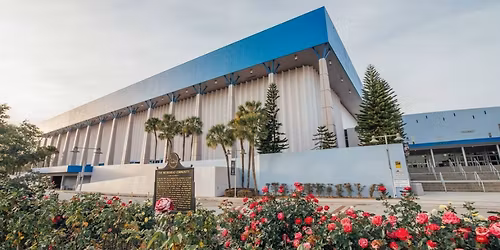 Cirque Dreams Holidaze - Lakeland City