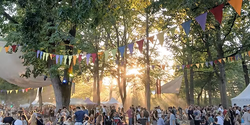 Kosmos Kommz \u2013 f\u00fcnf Jahrzehnte Utopie? (Ausstellungser\u00f6ffnung 8. Juni 2026))