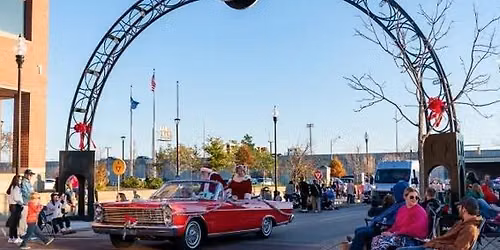 Evansville's Christmas Parade on North Main