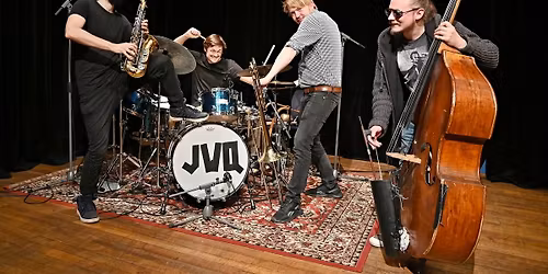 JWQ \/ Janou\u0161ek Wr\u00f3blewski Quartet (cz)