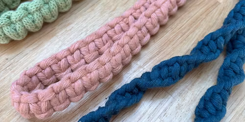 Macrame keychain\/wristlet