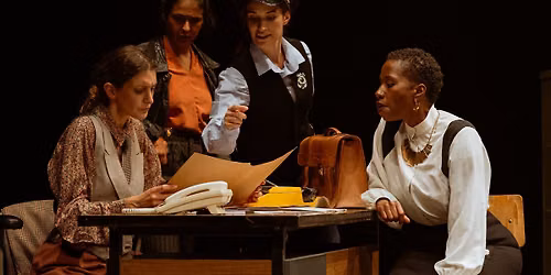 ACCIDENTAL DEATH OF AN ANARCHIST de The Lisbon Players