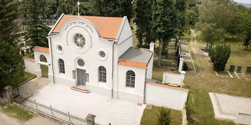 F\u00fchrung auf dem neuen j\u00fcdischen Friedhof St. P\u00f6lten