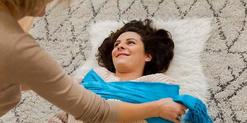 Savoir utiliser un Rebozo : bercer, soutenir, d\u00e9tendre.