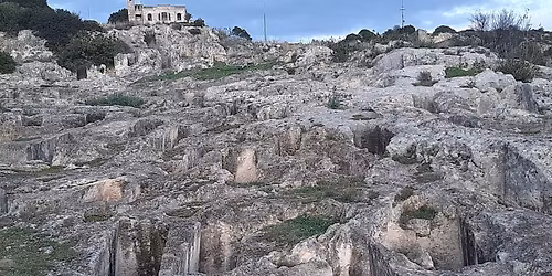 Tuvixeddu: Culti, Misteri e Storia della pi\u00f9 grande Necropoli del Mediterraneo