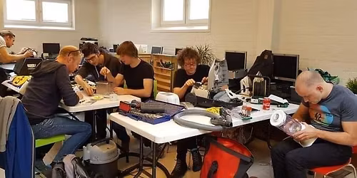 Repair Caf\u00e9 op #dendam