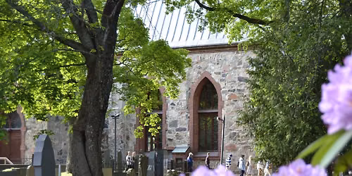 Kulturpromenad i Helsinge kyrkoby p\u00e5 svenska