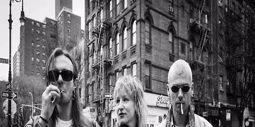 Die Anstalt + G\u00fcner K\u00fcnier + The Pleasure Majenta