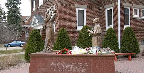 Madre Peregrina (Pilgrim Mother) -St. Peter Stevens Point