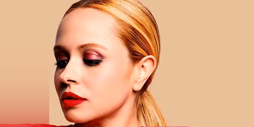 FERNANDA SANTANNA\/HEI\u00dfE RHYTHMEN, K\u00dcHLE COCKTAILS - EIN HAUCH COPACABANA AUF DER BURG 