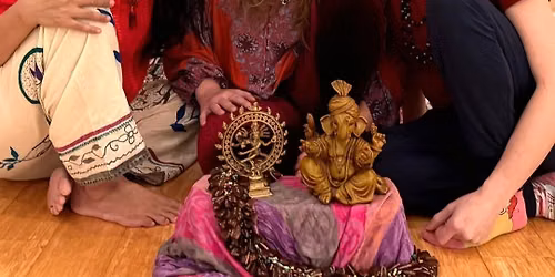 Kirtan with PranaMuktiBhakti (Neleh Poletsky, Liz Sanderson & Kim McCoy)