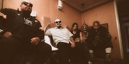 Desmadre | Differences | Safe Haven