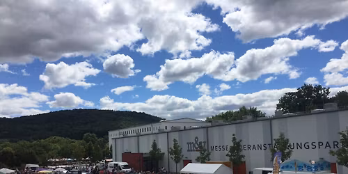 L\u00f6bauer Tagesflohmarkt - Hallenflohmarkt