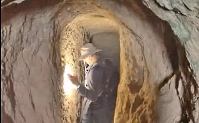 \u05d1\u05e2\u05e7\u05d1\u05d5\u05ea \u05e1\u05d5\u05d3\u05d5\u05ea \u05d4\u05de\u05d3\u05d1\u05e8, \u05de\u05e6\u05d5\u05d3\u05ea \u05d4\u05d5\u05e8\u05e7\u05e0\u05d9\u05d4 \u05d5\u05de\u05e0\u05d4\u05e8\u05d5\u05ea \u05d4\u05de\u05d9\u05e1\u05ea\u05d5\u05e8\u05d9\u05df. 