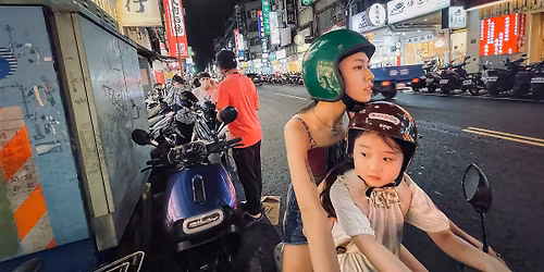 Fall Focus: Left-Handed Girl