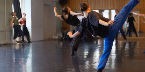 Contemporary Dance Open Class with Julien Klopfenstein