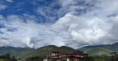 Denev\u00e9rek nyom\u00e1ban a mennyd\u00f6rg\u0151 s\u00e1rk\u00e1ny orsz\u00e1g\u00e1ban - Kemenesi G\u00e1bor \u00fati besz\u00e1mol\u00f3ja