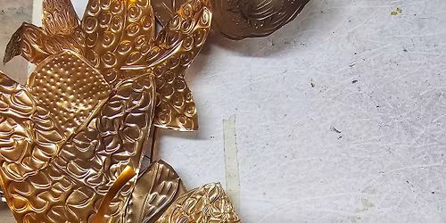 3 spaces on Sunday 7th ! Embossed metal Xmas Wreath