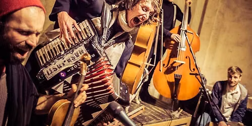 Fekete Seretlek: Progressive Theatrical Folk