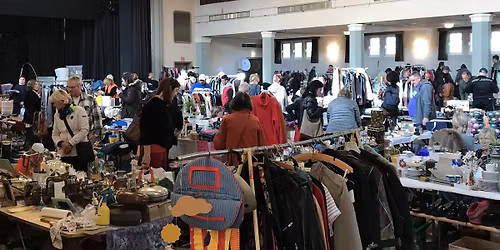 Hallen-FLOHMARKT in der Festhalle in Stuttgart-Feuerbach