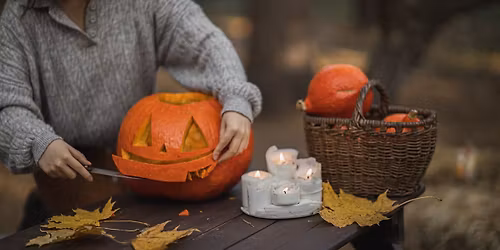 Halloweeni Varj\u00fasimogat\u00f3 & T\u00f6kfarag\u00f3 Verseny