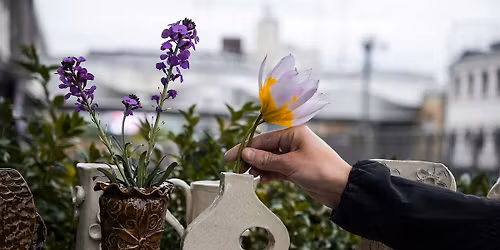 Make a Summer Vase with Mud + Mai
