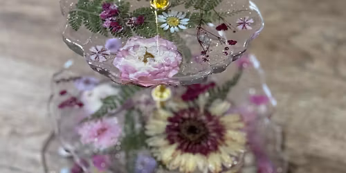  Blooms in Hand: Pressed Flower & Resin Projects