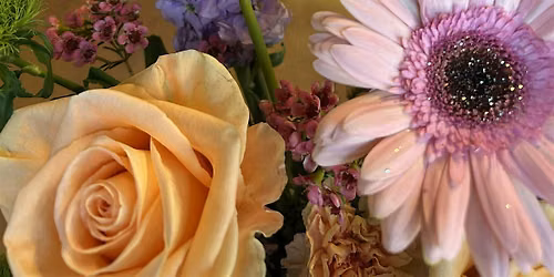 Y2K Flower Arranging Workshop
