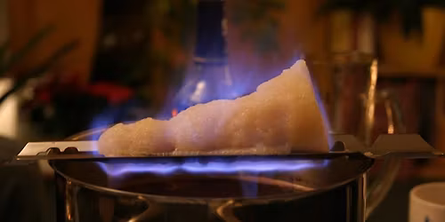 Feuerzangenbowlenabend - Flimmernde Bilder & Gl\u00fchende Becher