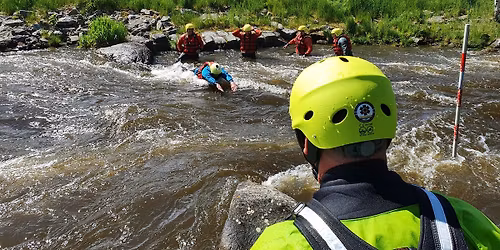 Z\u00e1klady z\u00e1chrany na tekouc\u00ed vod\u011b \/ p\u0159\u00edpravn\u00fd kurz pro AZ NSK