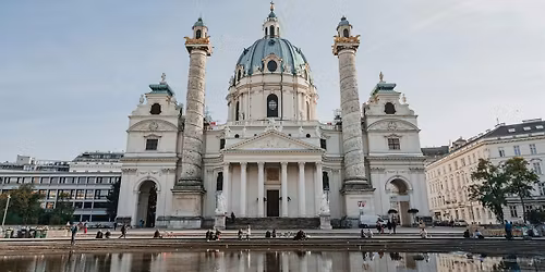 F\u00fchrung: \u201eWo die weise Eule wacht\u201c - Architektur rund um den Karlsplatz