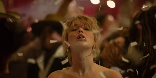 D\u00f6g\u00f6lj meg, szerelmem \/ Die My Love