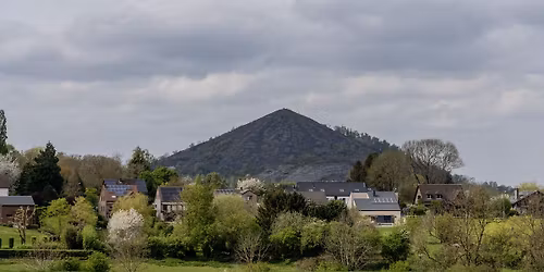 Visite guid\u00e9e sur le terril du Boubier \u00e0 Ch\u00e2telet