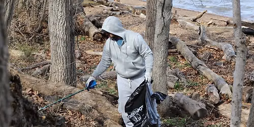 Fort Washington Park Monthly Shoreline Cleanup