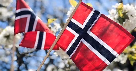 17 Mai Feiring i Hoston Storstue