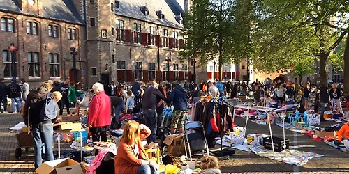 Kinderkleedjes-Vrijmarkt