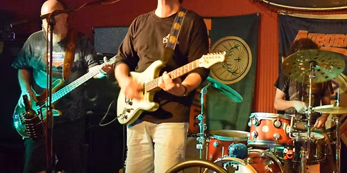 Saucy FuzZ at the Undertow- Double Drums w\/Phil Baggins