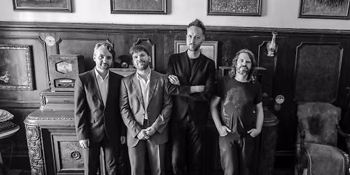 Kv\u011bty hraj\u00ed Ps\u00ed voj\u00e1ky