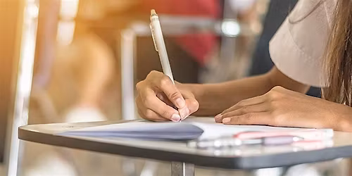 Atelier de pr\u00e9paration \u00e0 l'examen de citoyennet\u00e9