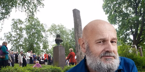 Kransenedlegging ved grava til Ivar Aasen og tale ved Erlend Loe den 17. mai