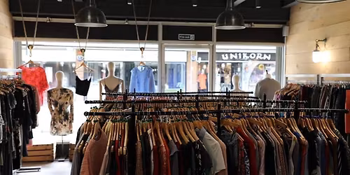 CHRISTMAS LATE NIGHT SHOPPING\ud83c\udf84\u2764\ufe0f