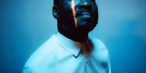 Joshua Idehen in Bitterzoet