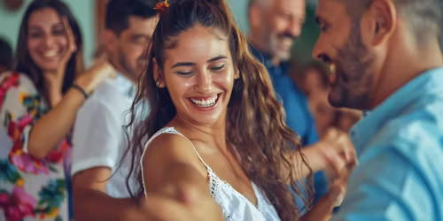 Salsa Dance Lessons for Beginners: Session #3: 6\/11\/26 (All Ages)