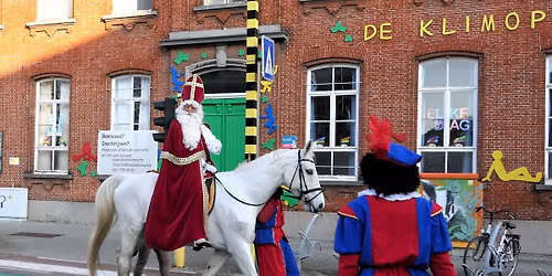 Intrede van de Sint in Sint-Gillis-Waas