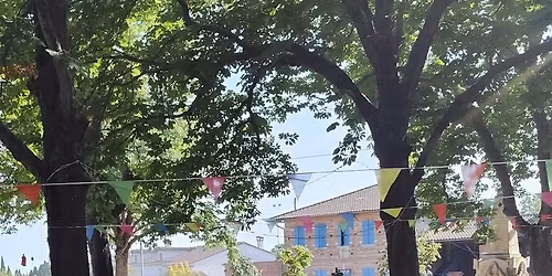 March\u00e9 de No\u00ebl de Poucharramet