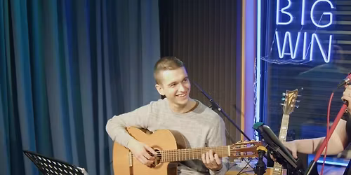 Renata Bila\u0107 & Adam Doucha v Kafe n\u016f\u017eky pap\u00edr