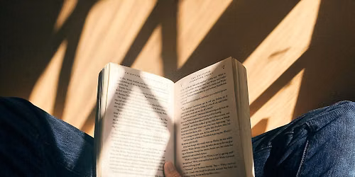 Silent Reading Party | Fiesta de lectura