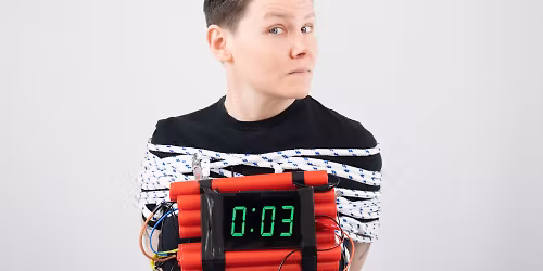 Grace Petrie: THIS IS NO TIME TO PANIC! - Cardiff