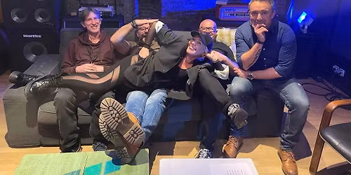 Back IN Track  F\u00eate le Beaujolais Nouveau au Louise Caf\u00e9 !